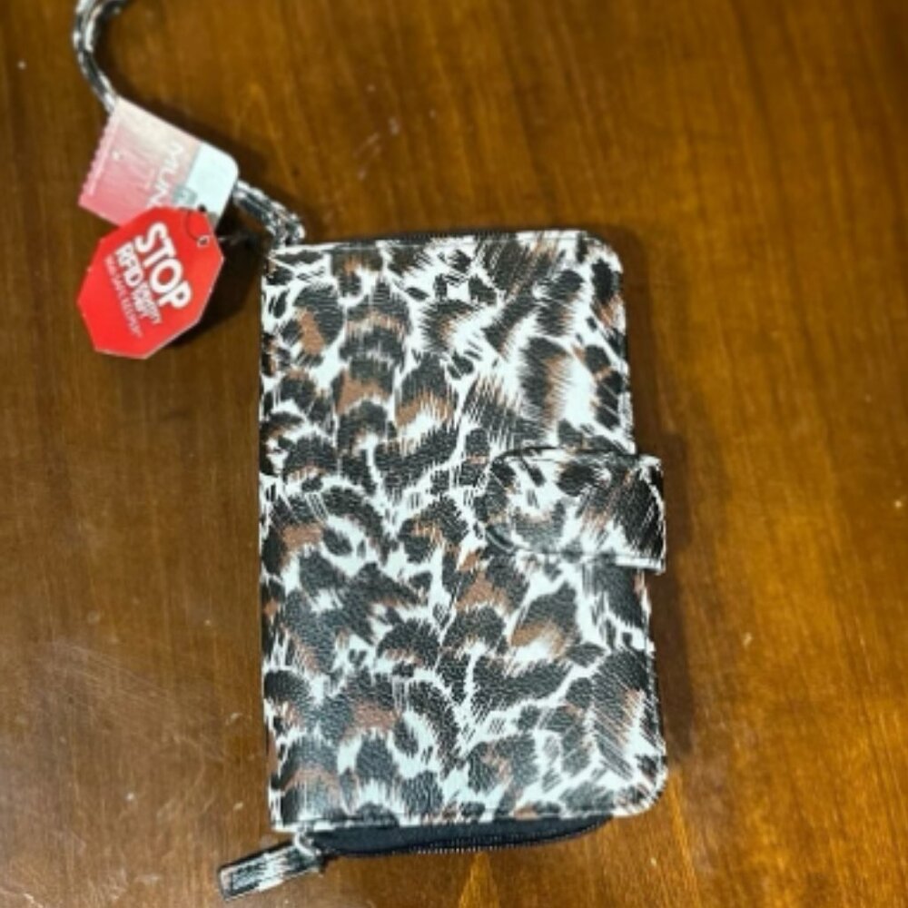 Womens wallet. New NWT, never used